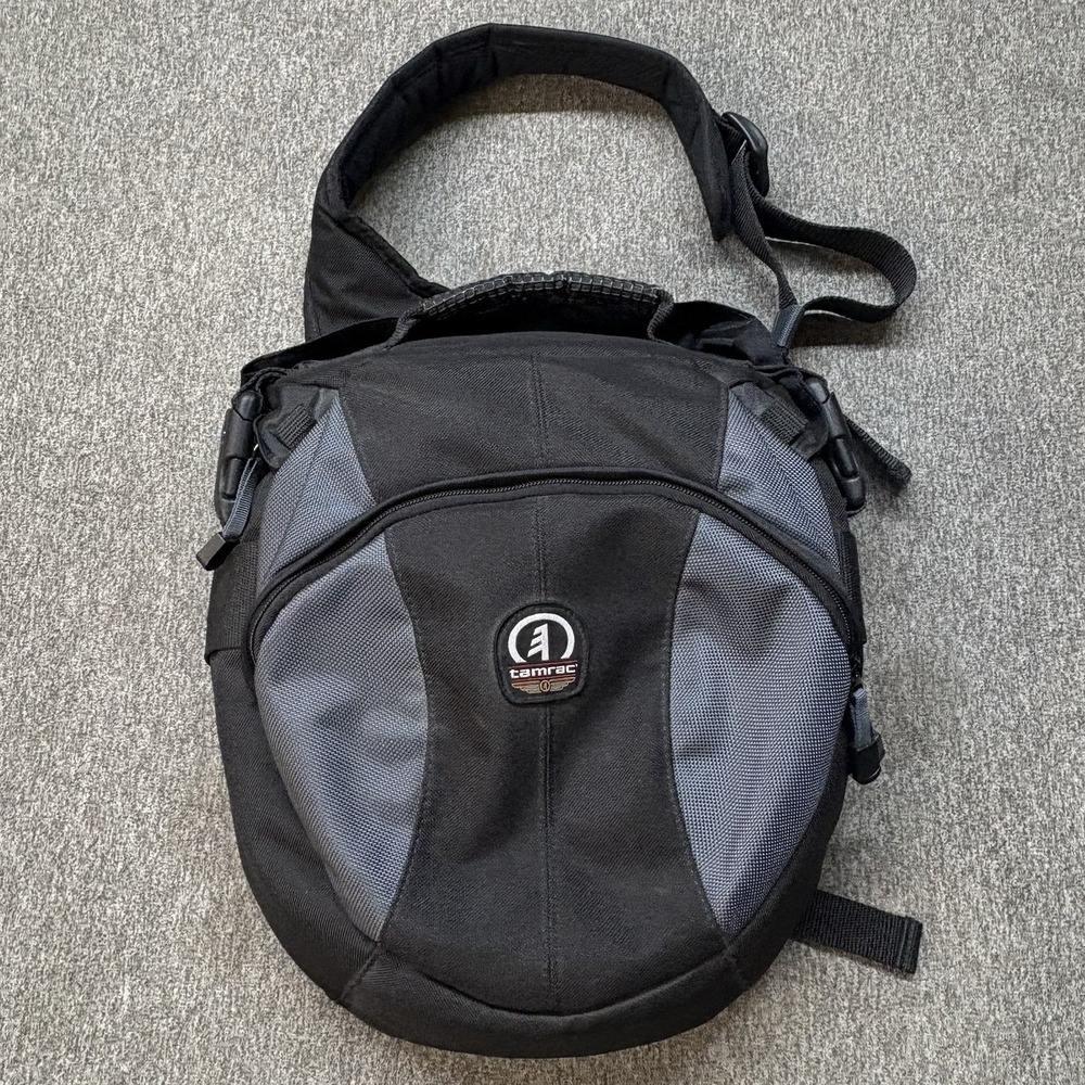 Tamrac Velocity 8X 5768 Sling Camera Bag Black Gray DSLR Case